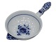 Blue Fluted Half Lace
Rare tea strainer
