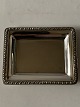 Silver tray.
Stamped: Sterling.
Measures: 6.7 x 5.5 cm.