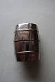 For the collector:
Vintage lighter
Has a form like a barrel
Rare
H: 4cm
In a good condition