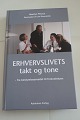 Erhvervslivets takt og tone,- fra bestyrelsesmødet 
til frokoststuen
På Dansk
 (se mere info på foto af bagsiden af bogen)
Askholms forlag
2001
Sideantal: 222
As good as new