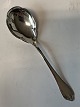 Frederiksborg jam spoon in silver
Length 14.4 cm.
