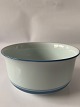 Mistletoe, Potato Bowl / Serving Bowl. Desiree.
Measures 17 x 8.5 cm.