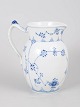 L'Art præsenterer: Royal Copenhagen Musselmalet Riflet, kande.