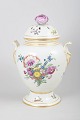Royal Copenhagen parfumebrænder med låg.