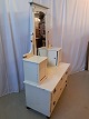 Sminkebord kr. 1100,-