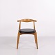 Osted Antik & Design präsentiert: Hans J. Wegner CH20 Stuhl aus Eiche und Schwarzem Leder für Carl Hansen & Søn