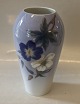 Klosterkælderen presents: 2679-295 RC Vase with blue & white flower 19 cm Royal Copenhagen 