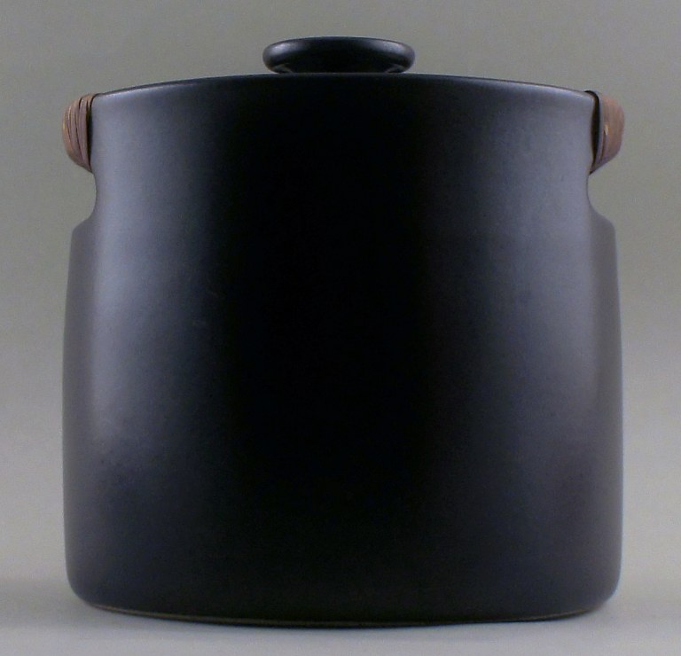 GustavBerg, Stig Lindberg, Terma pot in stoneware. 