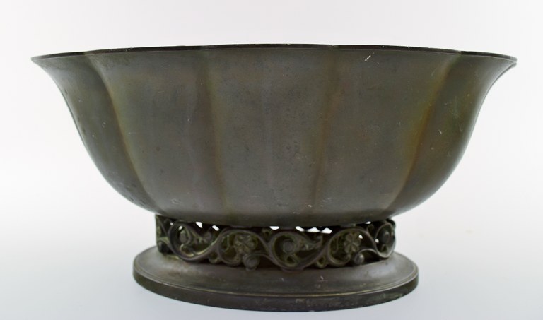 Just Andersen art deco diskometal jardiniere/opsats, nummer 164. 