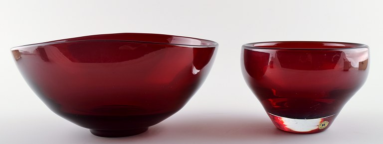 Arthur Percy for Reijmyre, 2 red art glass bowls.