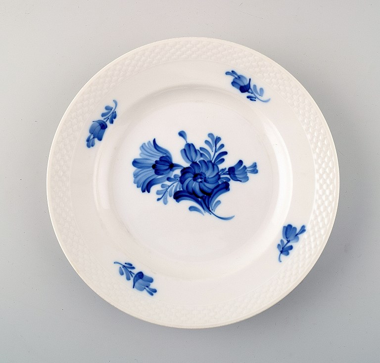 Blue flower 15 lunch plates from Royal Copenhagen.Decoration number 10/8095.