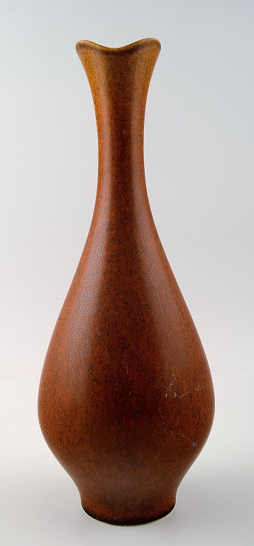 Rörstrand, Gunnar Nylund ceramic vase.