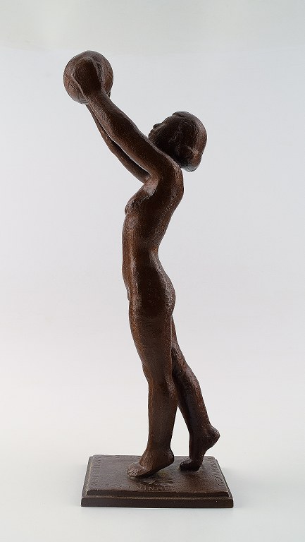 Knut SKINNARLAND (1909-1993) art deco bronze figure of woman athlete, Norwegian sculptor.