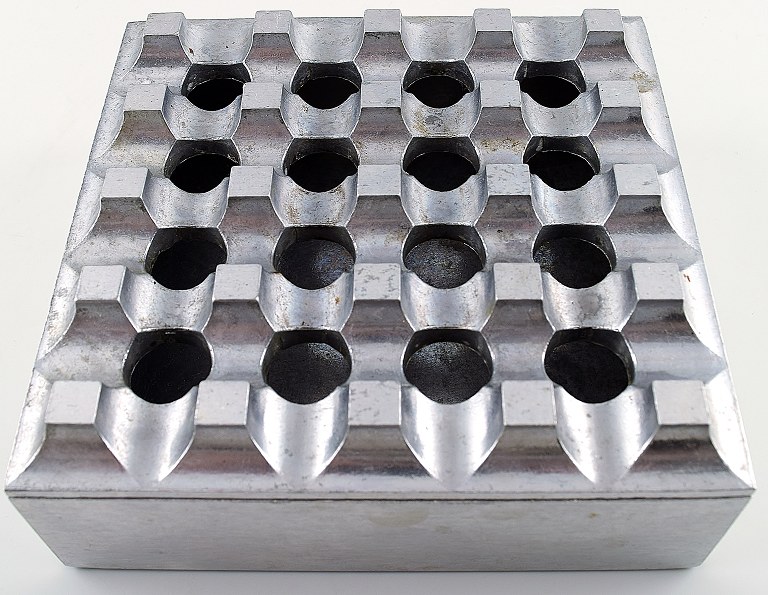 ULTIMA 15 ASKEBÆGER af Holger Bäckström og Bo Ljungberg for AKVAMATIK AB, Tranås, Sverige.