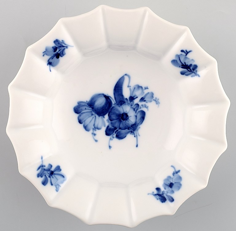 Royal Copenhagen Blue Flower Angular, Cake dish.Dek. no. 10/8556.