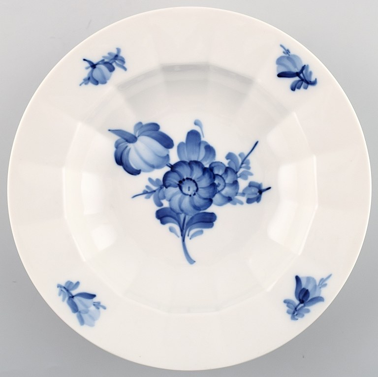 12 plates Royal Copenhagen Blue Flower Angular, deep plates. soup / pasta.Decoration number 10/8547.