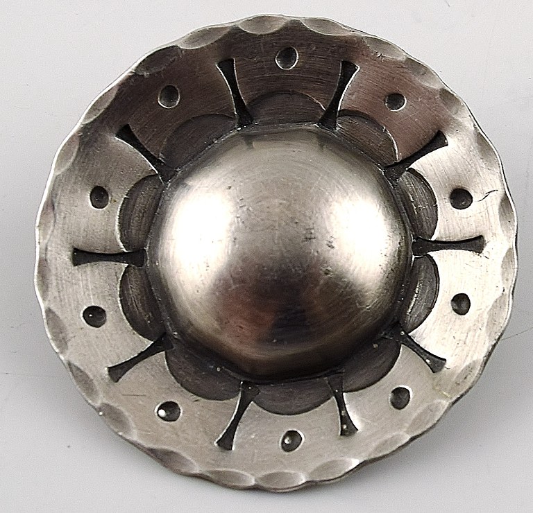 Broche i tin, dansk design.