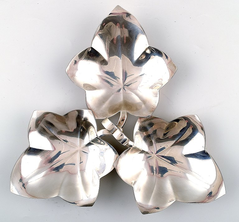 Tiffany & Co., New York sterling silver platter.