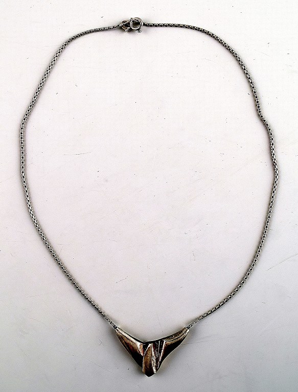 N.E. From, necklace, sterling silver.