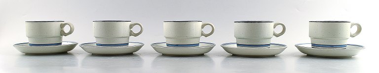 Stig Lindberg (1916-1982), Gustavsberg. 5 sets of "Darts" coffee cups in hand painted stoneware.