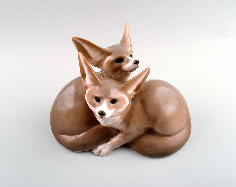 Sjælden Royal Copenhagen art nouveau figur nummer 319.Christian Thomsen 1901, par ørkenræve.