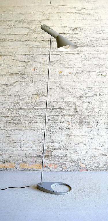Arne Jacobsen: b. Copenhagen 1902, d. s.p. 1971."AJ". Grey lacquered metal floor lamp.