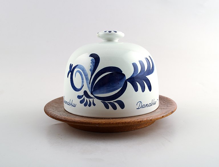 Aluminia/Royal Copenhagen Tranquebar faience Cheese Bell, "Danish Blue Cheese - Danablu".