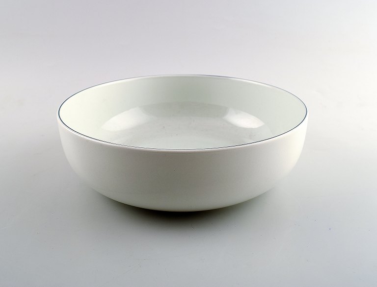 Blue Line faience porcelain dinnerware by Aluminia and Royal Copenhagen.Serving bowl.