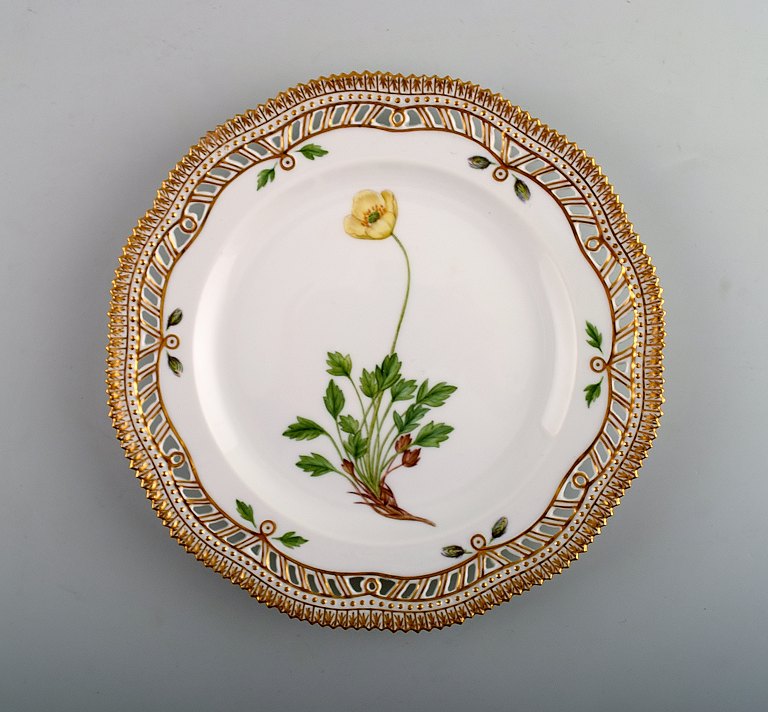 Royal Copenhagen Flora Danica openwork plate # 20/3554.