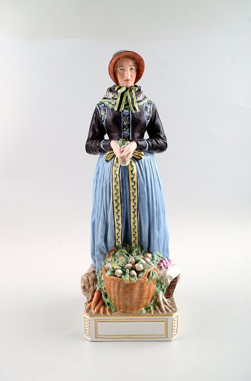 Royal Copenhagen Overglaze 12102. Alyth Pitter Pitters Daughter Square Suit, Amager.