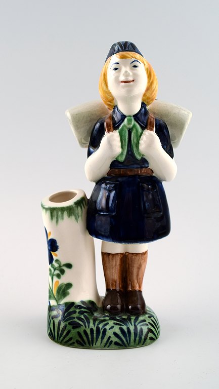 Aluminia. Børnehjælpsfigur - Blå spejderpige. Figur af fajance i form af spejderpige.