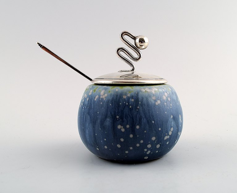 Carl Halier for Royal Copenhagen, Georg Jensen, F. Hingelberg:Jam jar in stoneware in bird eggs glaze decorated with green elements.