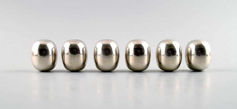 6 Piet Hein super eggs drink coolers made of stainless steel.