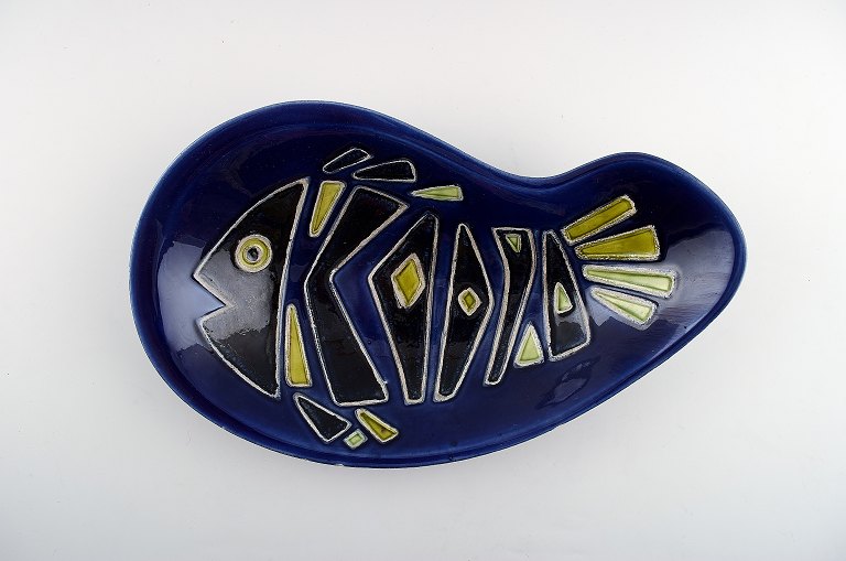 Carl-Harry Stalhane for Rorstrand, large ceramic bowl decorated with a fish. 60s.