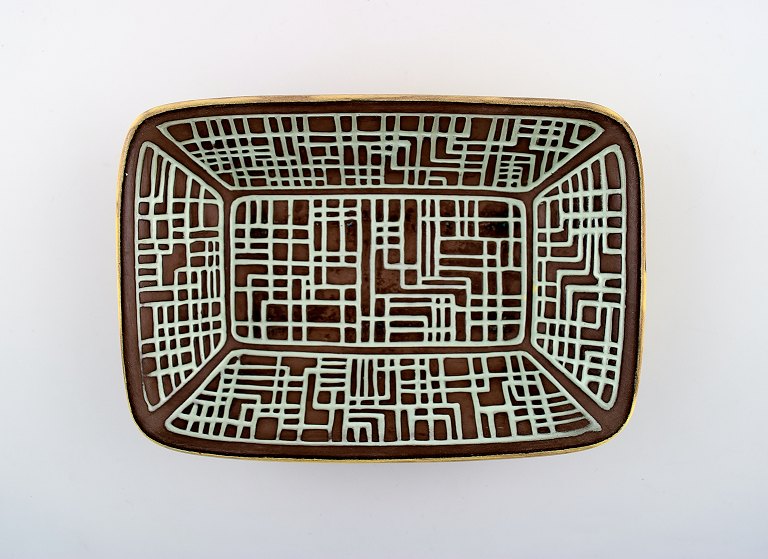 Upsala Ekeby ceramics, by Hjördis Oldfors, dish in modern design. retro 60s. Sweden.