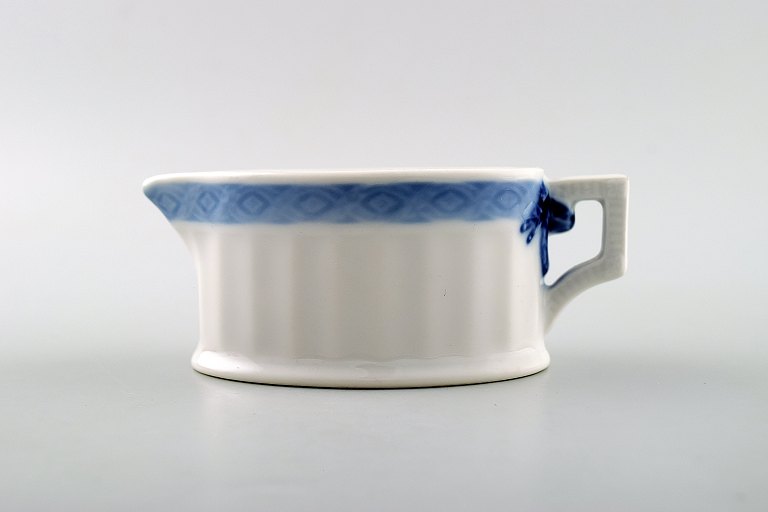 Blå Vifte Royal Copenhagen porcelæn spisestel. Kongelig porcelæn.Lille flødekande nr. 11562.