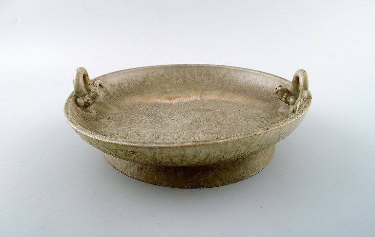 Sjældent Arne Bang keramikfadskål. Hanke i form af fabeldyr.