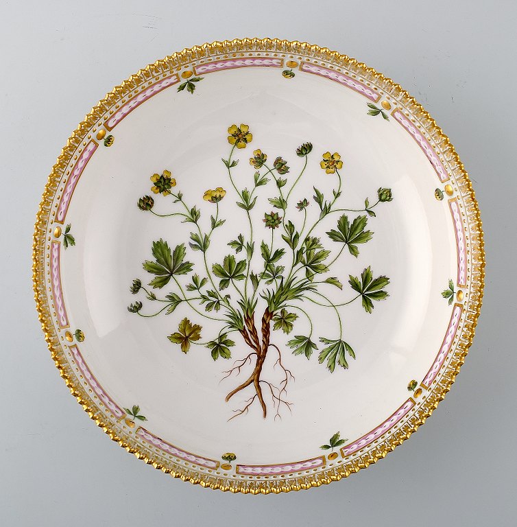 Flora Danica porcelain bowl decorated in colours and gold with flower. Royal Copenhagen 20/3504.