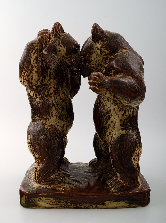 Royal Copenhagen Figurine of two standing bears number 20648.Designed by Knud Kyhn.