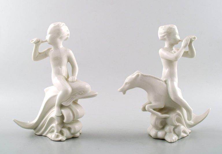2 Harald Salomon for Rörstrand, blanc de chine/hvidglaserede figurer forestillende faun/panfigurer.