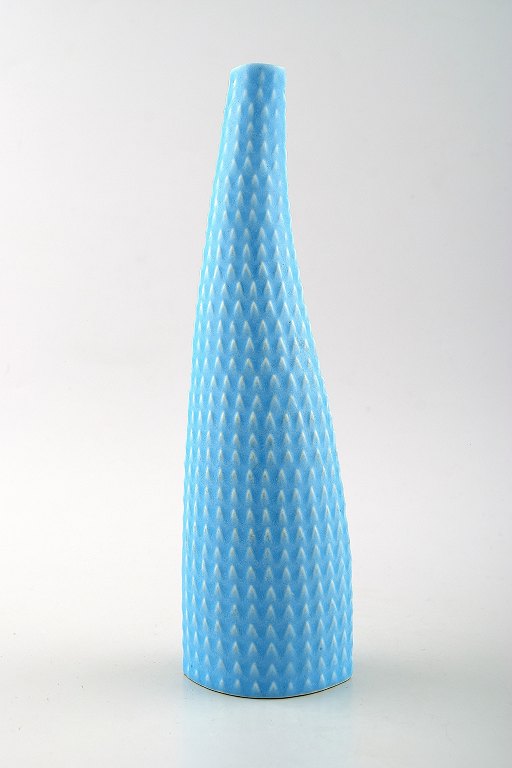 Gustavsberg, Sweden, reptile vase in turquoise by Stig Lindberg, Swedish ceramist. 60 s.