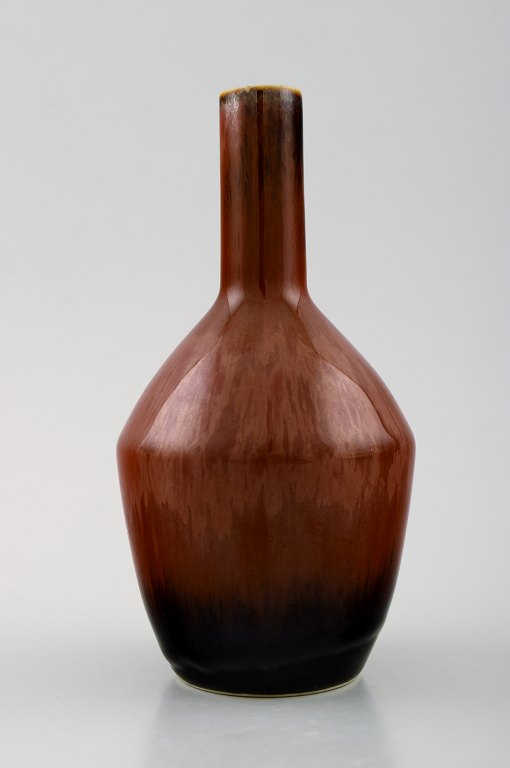 Carl Harry Stalhane, Rörstrand stoneware vase. Beautiful glaze.