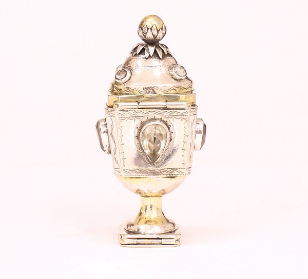 Scent jar, Johan Adolf Müller, Hadersleben, 1789-1850Gilded on the inside