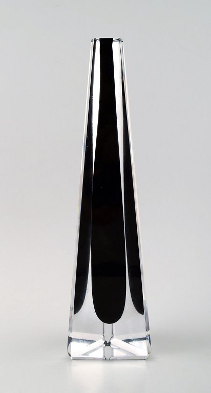 Large Vicke Lindstrand for Kosta Boda art glass vase.