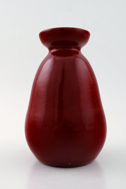 Kähler, Denmark, glazed stoneware vase red / burgundy glaze.Approximately 1910s.