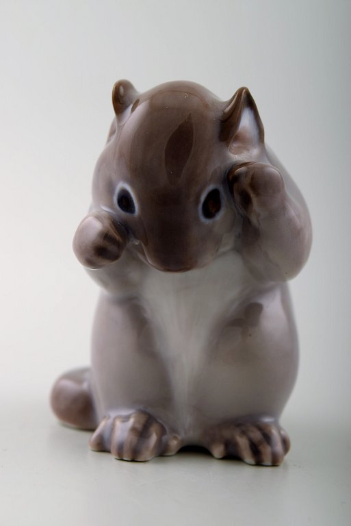 Sjælden Royal Copenhagen figur, mus.Dekorationsnummer 2644.