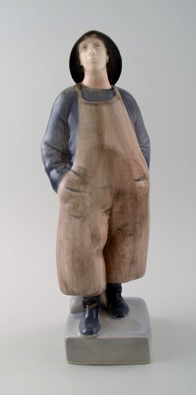 Royal Copenhagen, Fisherman No. 3668.