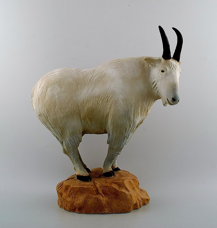 Rare B&G/Bing & Grondahl large muflon / wild sheep, figure in stoneware.Kuno Norvark (1913-1989)