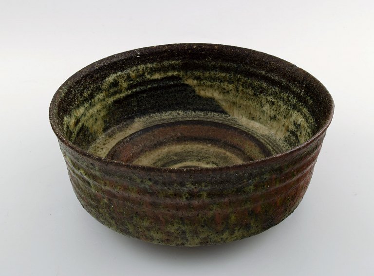 Gutte Eriksen, own workshop, large ceramic bowl.