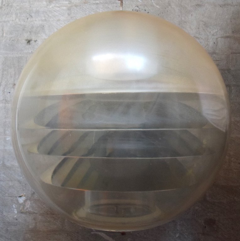 Poul Henningsen / Verner Panton style large ceiling lamp in Plexiglas with four lamellae inside.